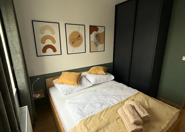 Akademicka Przy Onkologii 4 *